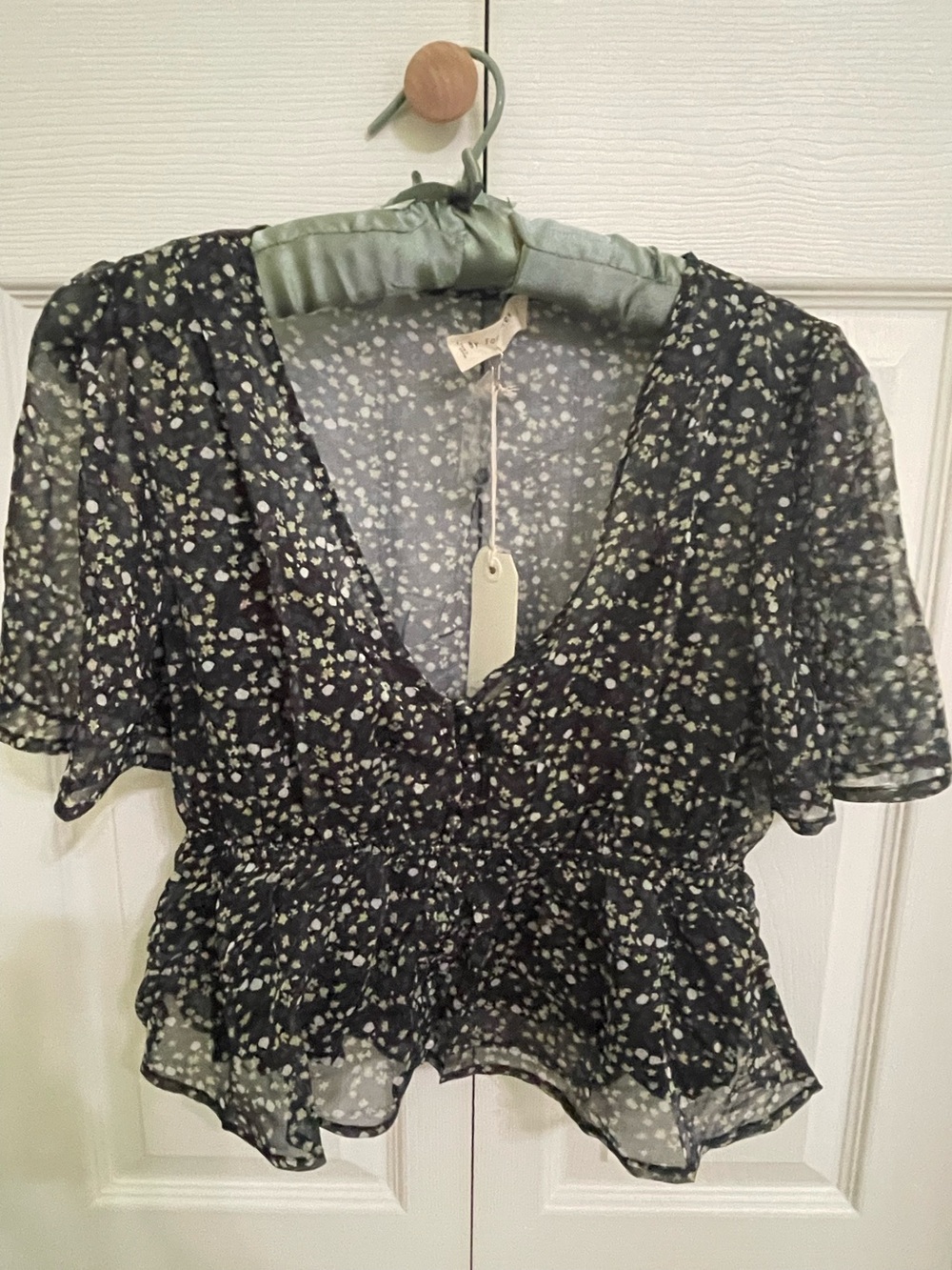 Sheer cropped V-Neck Floral Ruffle Blouse - navy
